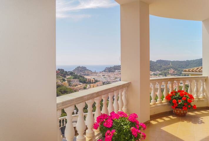 YourHouseInSpain-Villa mit Blick auf ganz Tossa gallery image 5