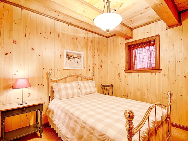 Dormitorio en el sótano.