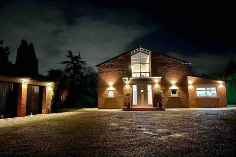 Manchester House Retreat, sleeps 18, Hen Do’s