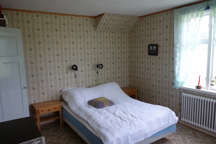 Dhomë gjumi 1 me krevat dopio.