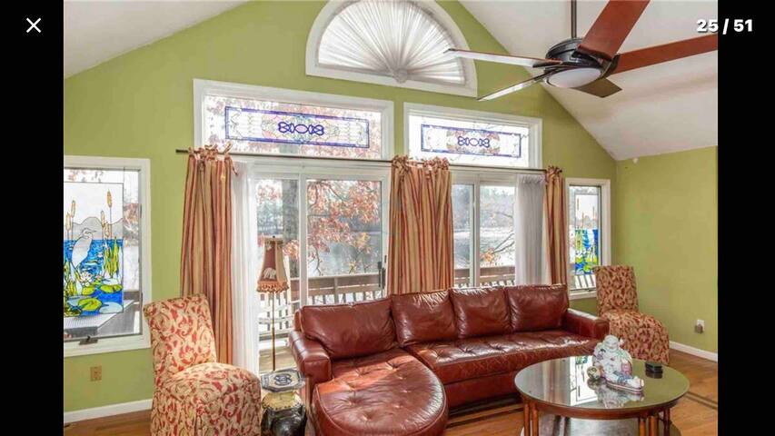 Beautiful Lakefront Cottage w/ Sunset Views gallery image 2