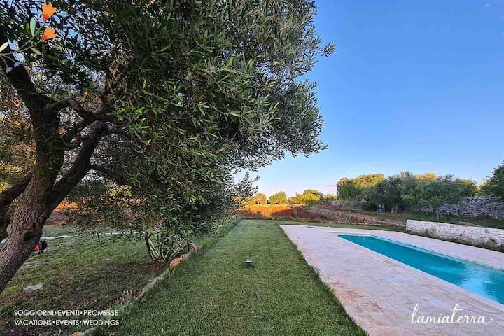 Lamiaterra – lamia with private pool