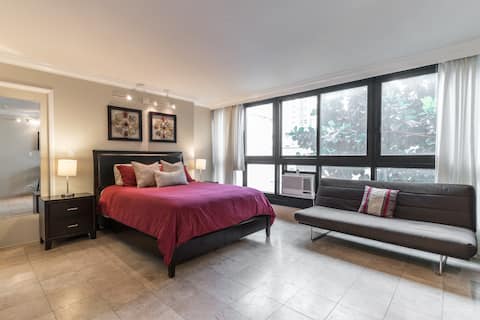 Relaxing Studio at Waikiki Grand - Close to Beach!