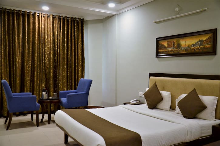 Double Room in Mout Abu , With Mountain View