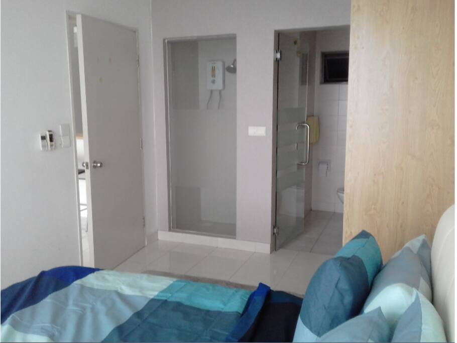 Master Room & Bathroom