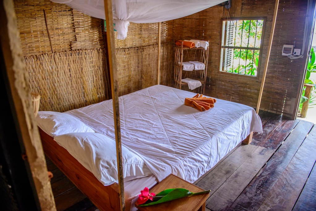 Chambre et lit double ( toilette et douche privée ) dans chaque chambre