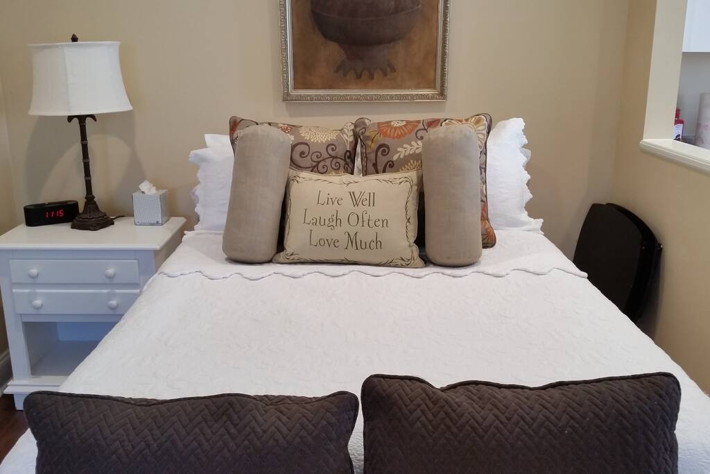 Full size comfortable bed plus a twin trundle for your convenience. Large flat screen TV with wifi.