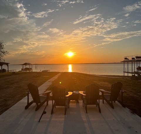 Spacious Tiny House on Open Water Lot 61