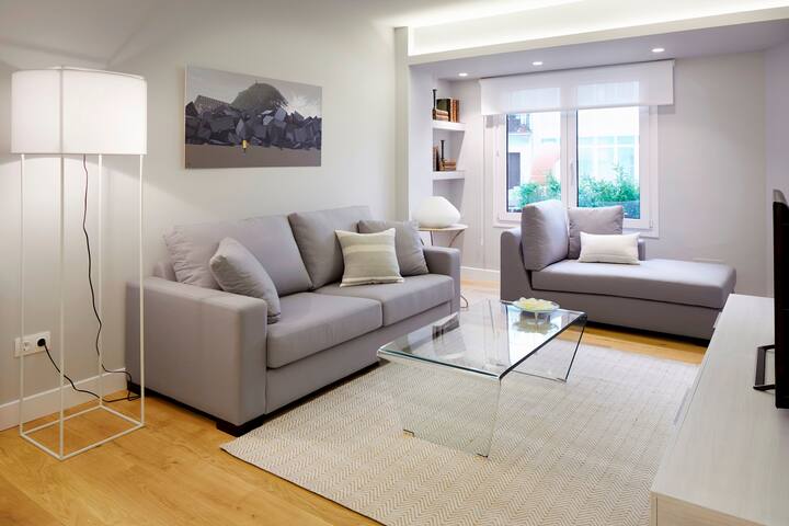 Bella Easo 2 by FeelFree Rentals gallery image 3