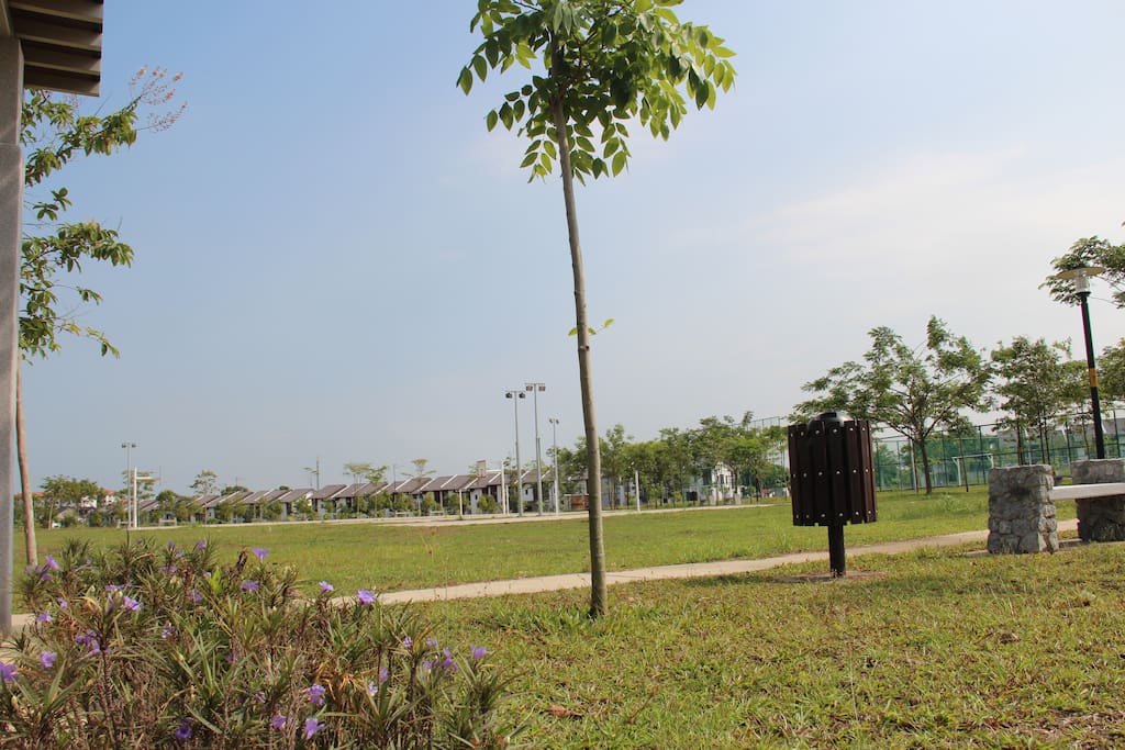 The house is facing a Huge Park which guests can use