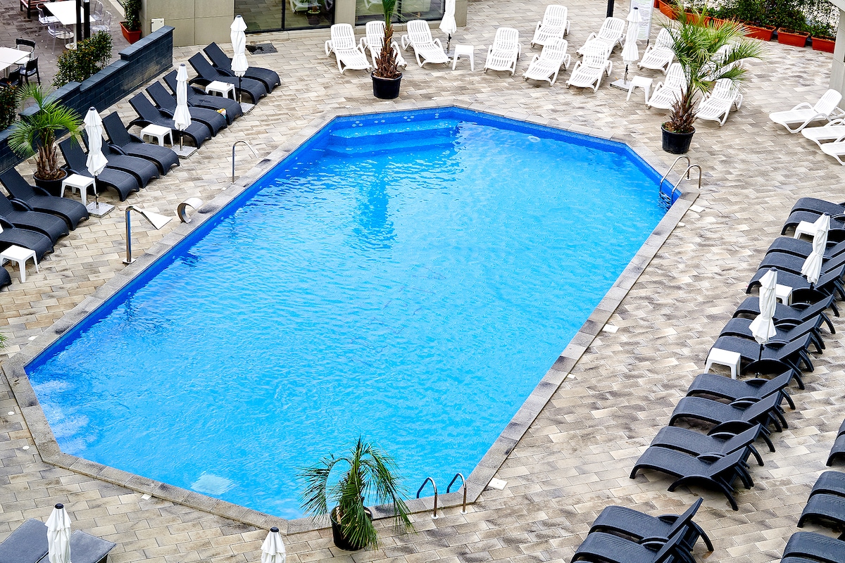 Aqua Vista Purple Pearl Alezzi Beach Resort — Apartment — vacation rental at Alezzi Beach Resort, Mamaia Nord, Constanța, Romania — property photo 6 | Aqua Vista Rentals