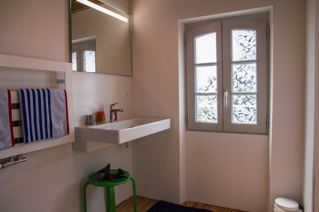 LES 8 B Suite AME Salle de Bain