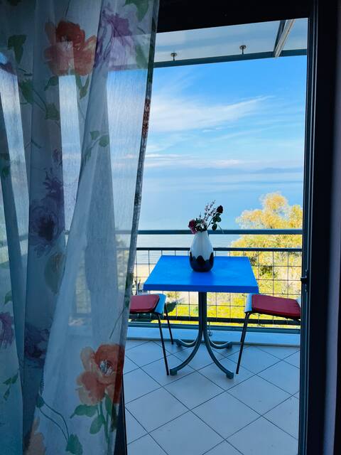 Lovely Lake View Apartament