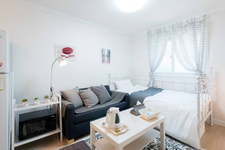 Modern Cozy House-2min Hongik Station