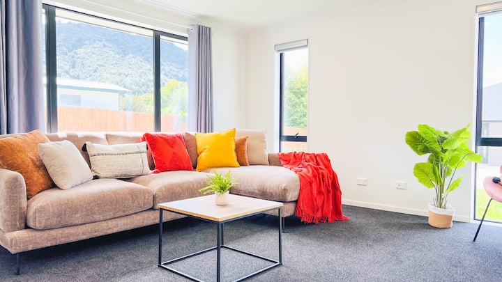 Brand New House With 5 Bedroom And 3 Full Bathroom - Rotorua