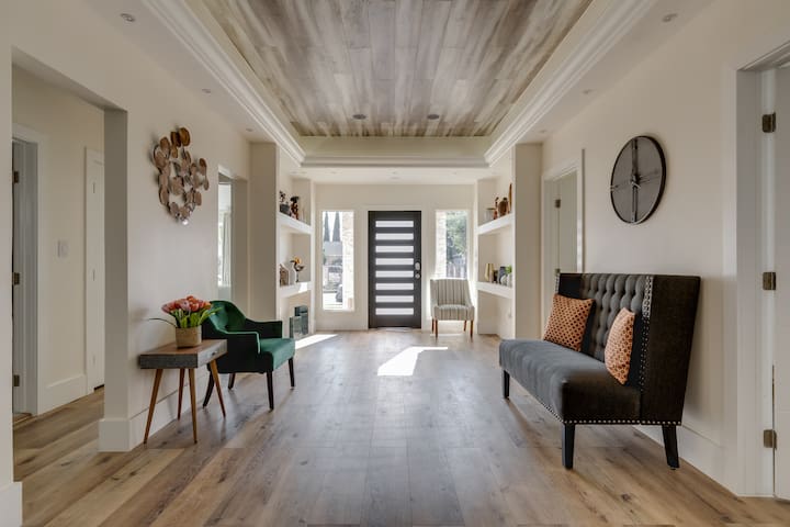 Los Angeles villa with a pool