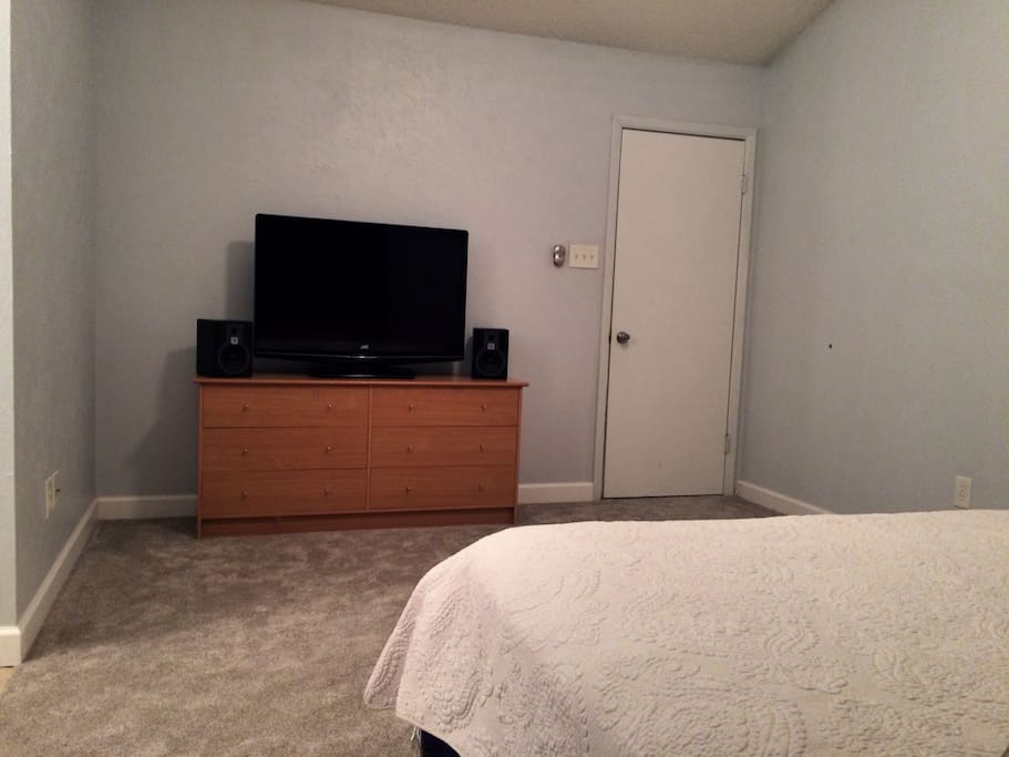 TV and speakers in room.