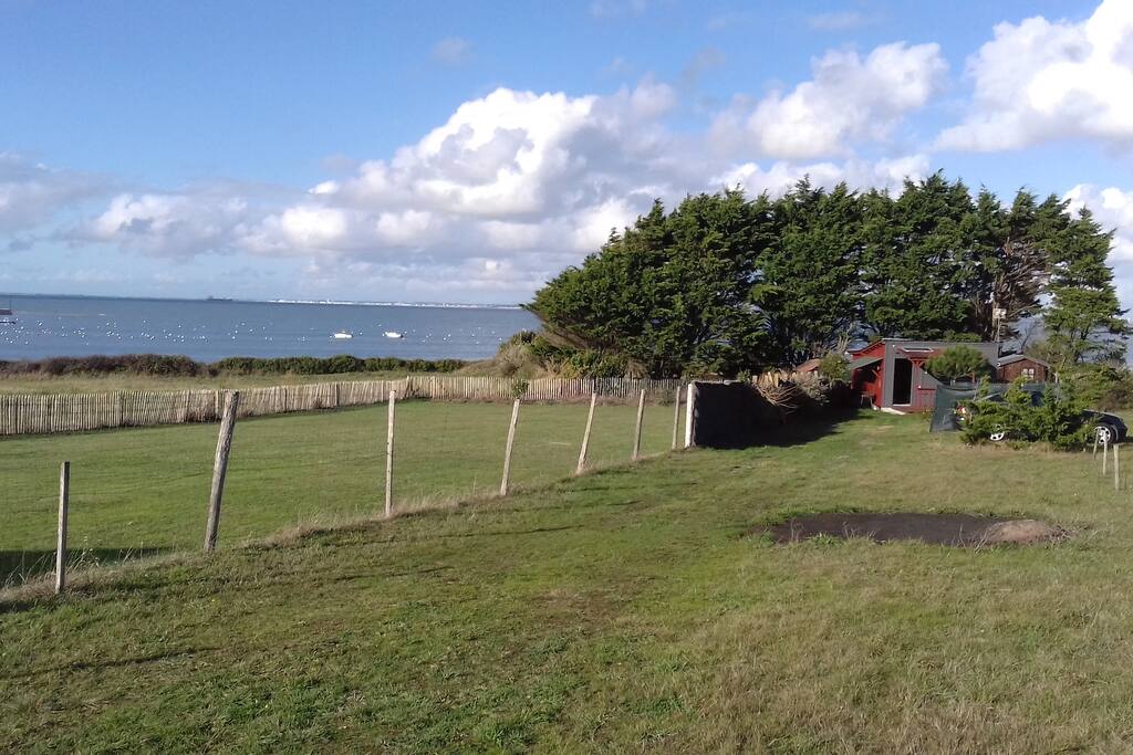 terrain de 450 m2- parking camping-car autorisé