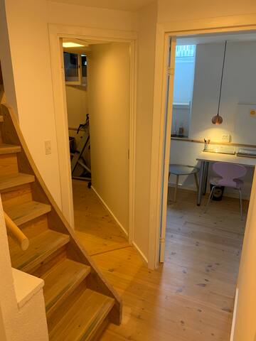 Lovely townhouse for two families. gallery image 5