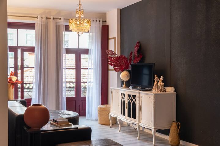 Porto River Flat IV gallery image 3