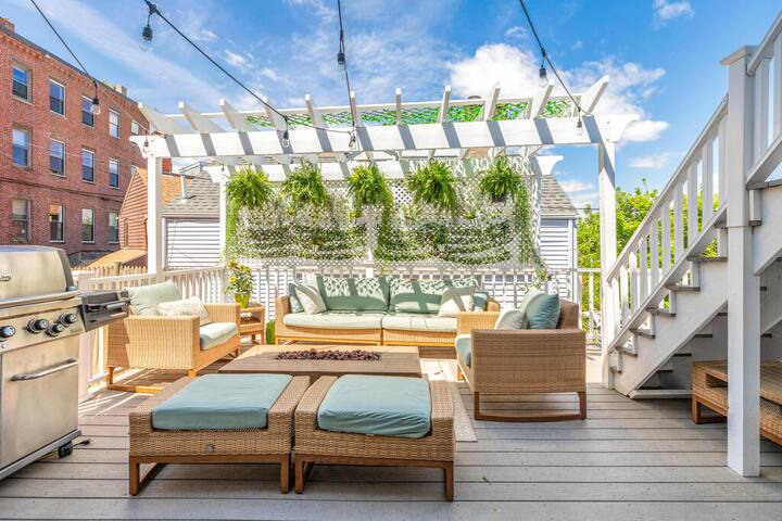 4-Bedroom/3 Bath Home with gorgeous deck gallery image 5