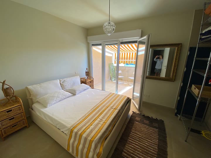 Dormitorio 1 y terraza.