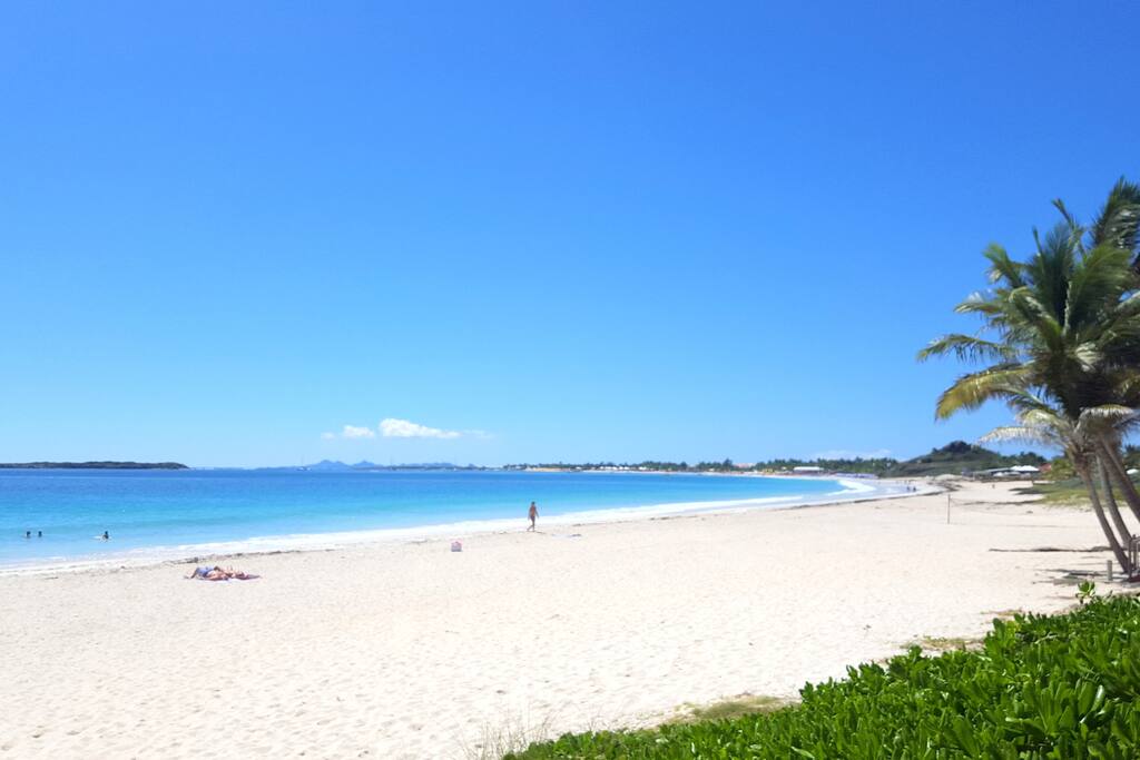 Accès direct à la plage d'Orient Baie