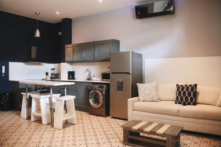 Chic Studio In Casco Antiguo - View To Main Plaza - Panama