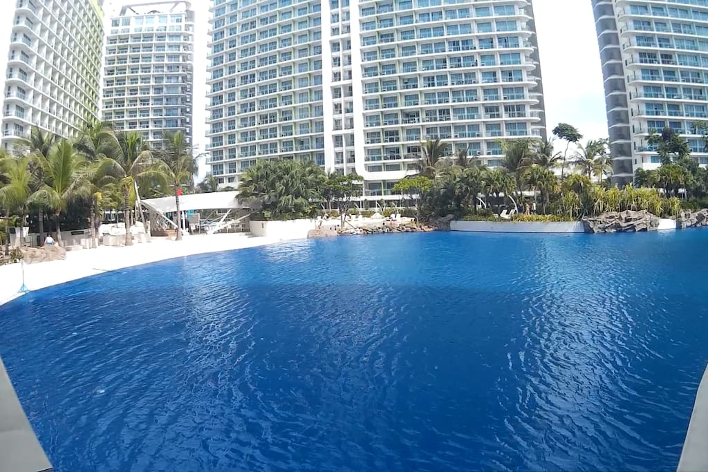 Have a dip in this huge pool! And if being huge is not enough, wait for the waves! The 1st round of waves is at 11 AM. It then goes hourly until 5 PM.