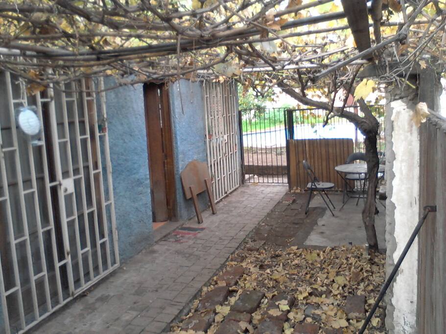 Pequeño jardin disponible para su uso