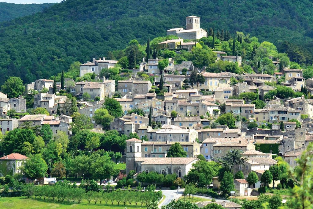 MIRMANDE Village classé parmi les plus beaux de France