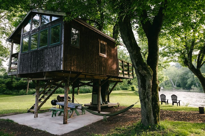 Airbnb treehouse west virginia