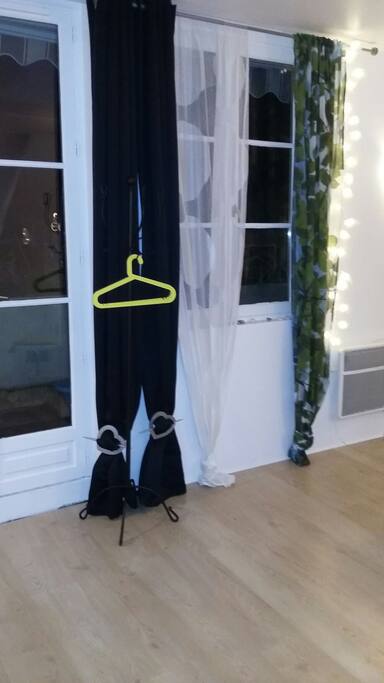 Rideaux occultant aux fenêtres et aux portes pour votre confort ...