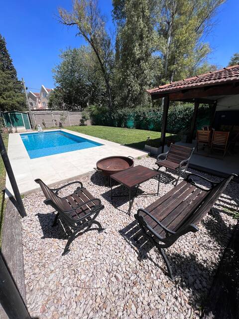 Beautiful house in neighborhood closed and best location!