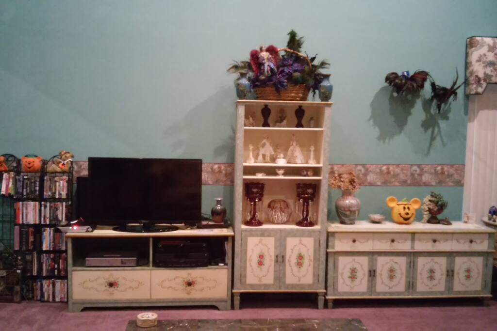 55" HDTV with Satellite