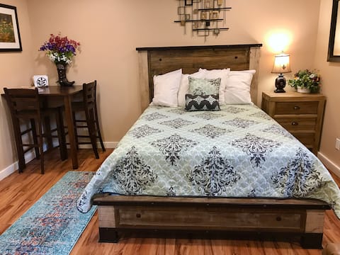Successful Airbnb property: Town Square Jackson, Full Kitchen #6 in Jackson Hole