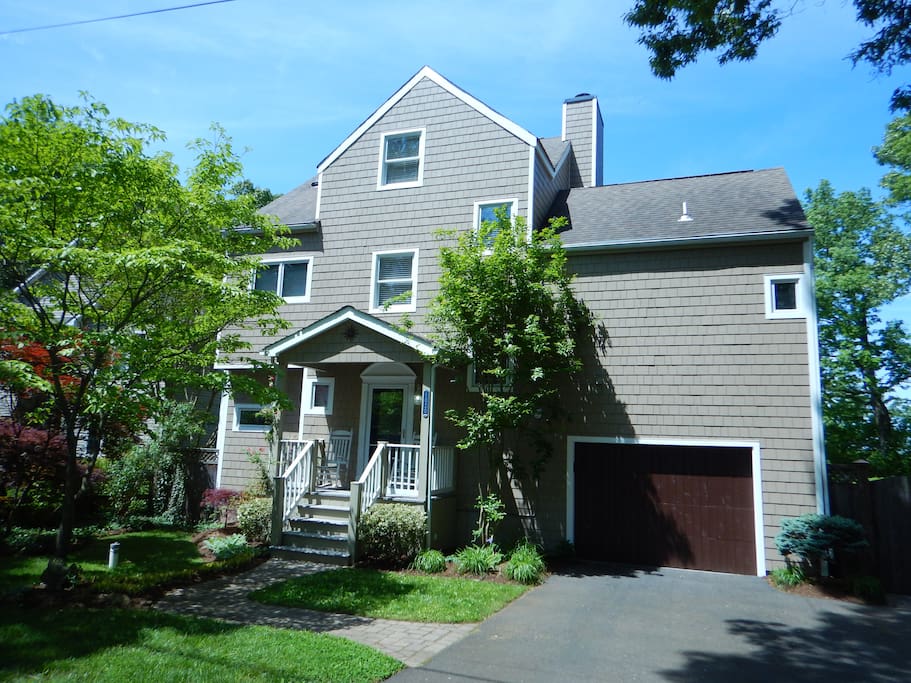 Front view of House, with parking for 5 cars.