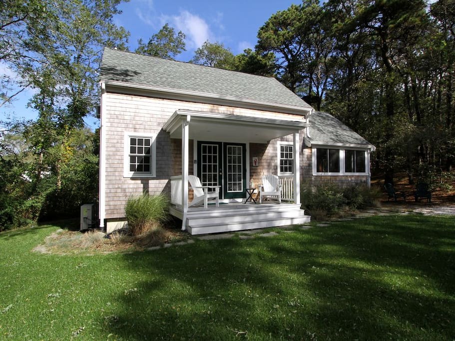 Welcome to our lovely Post & Beam Cottage in Wellfleet right on the edge of the Cape Cod National Seashore