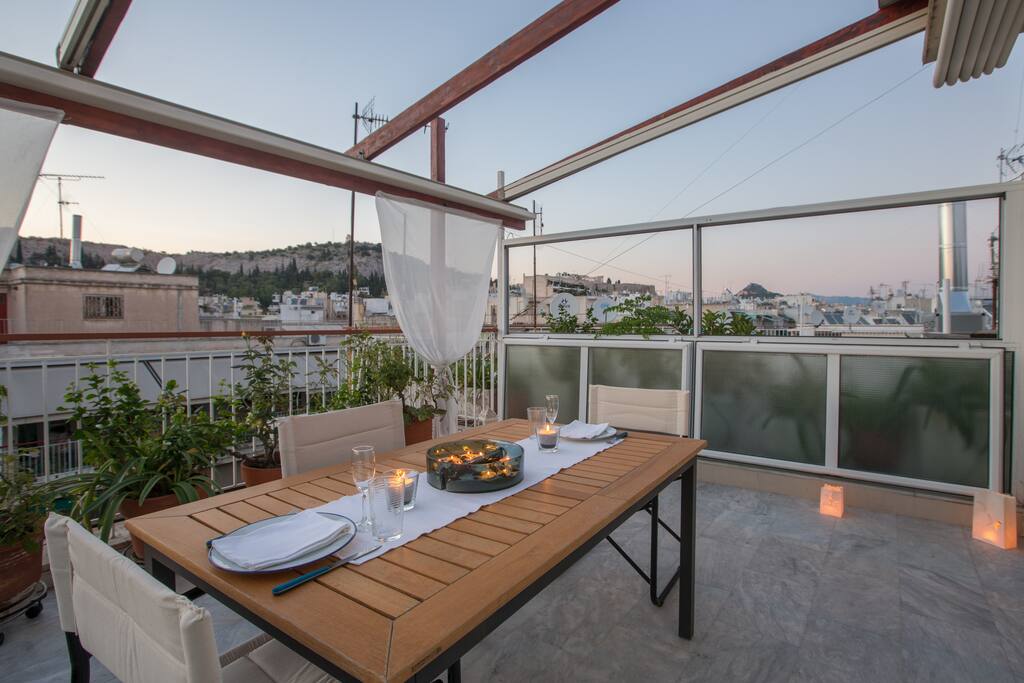 Dine under the Acropolis