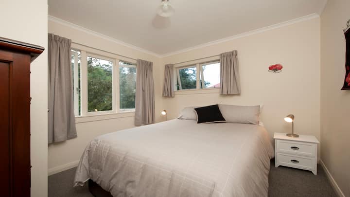 Queen  - Bedroom 3, Escape North, Russell Bay of Islands Holiday Home