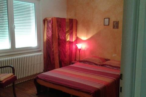 Chambre lumineuse dans maison proche Metz centre