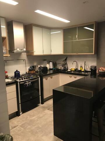 Apartamento tres quartos em Copacabana gallery image 3