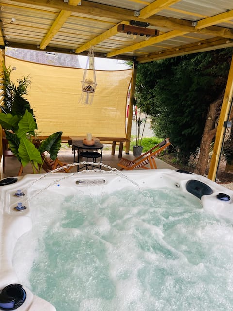 Jacques Cartier House & Hot Tub