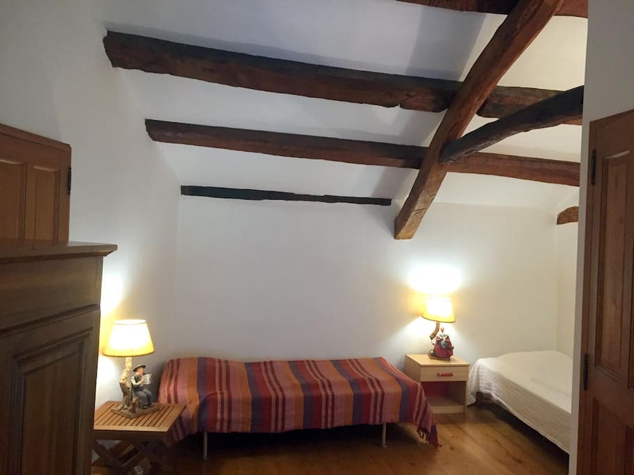 Chambre avec 2 lits simples