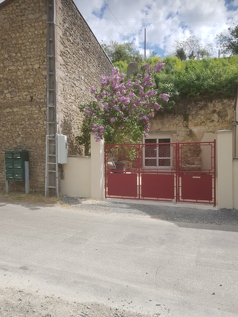Charming semi-troglodyte cottage in a great location.
