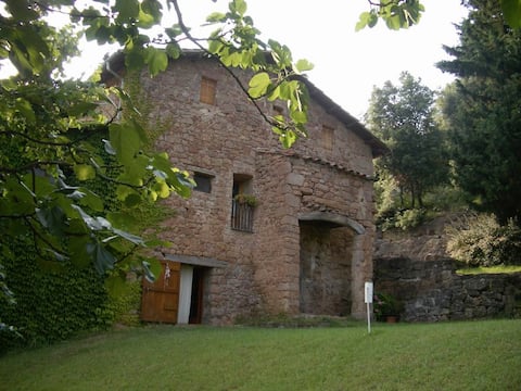 Les Corominotes, 7/10 people. Farmhouse in La Garrotxa