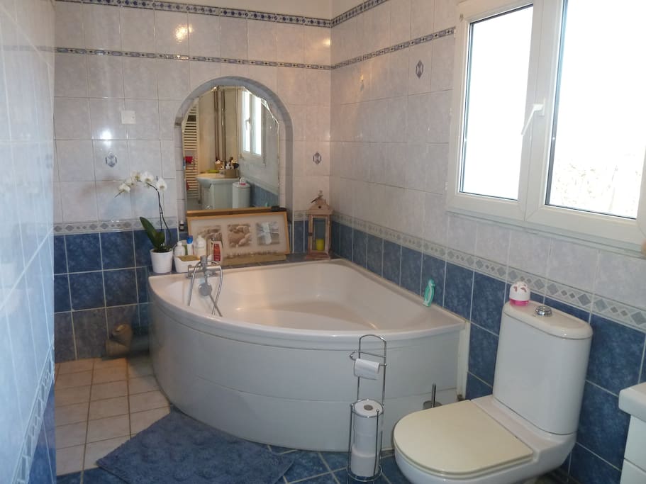 Nous partagerons la salle de bain