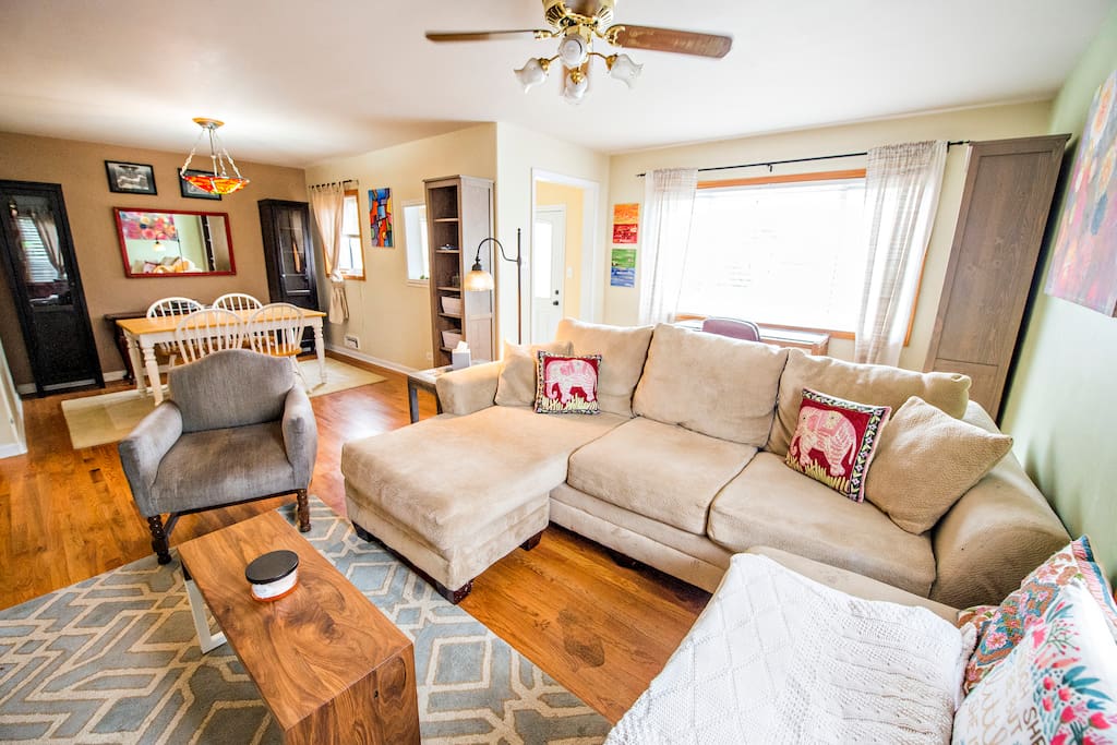 Living room & dining room: dining table, plenty of seating