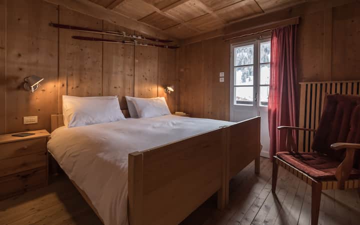 Kati i parë - Dhomë gjumi martesore