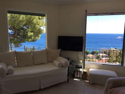 Airbnb performant: Eze S/Mer spacious sunny apt with exceptional view à Èze